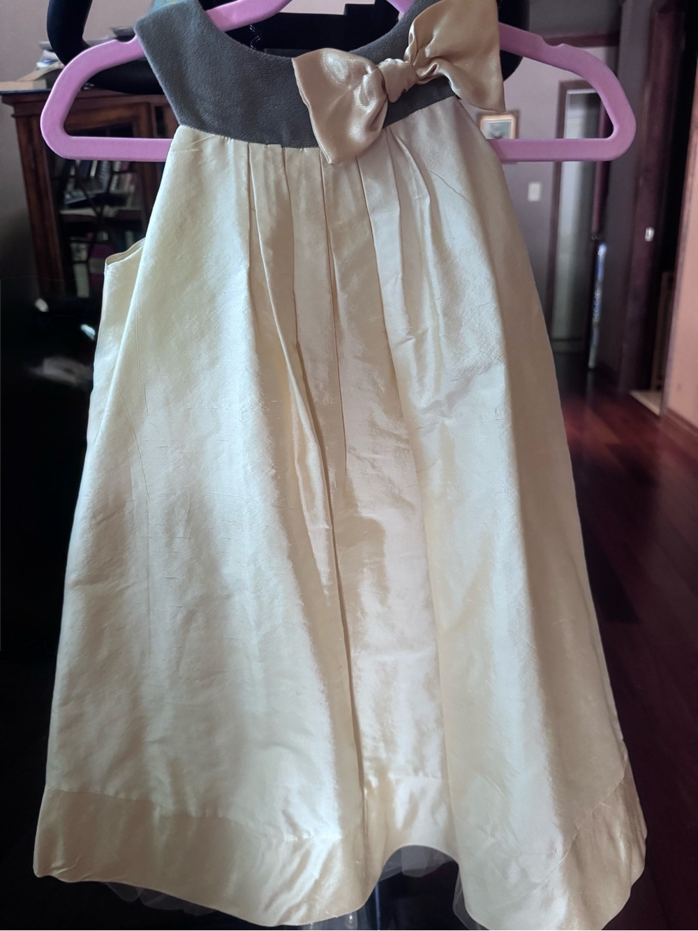 Le Petite Couture Elegant Ivory Bow-Accent Girls' dress